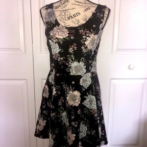 Medium black floral print dress from H&M